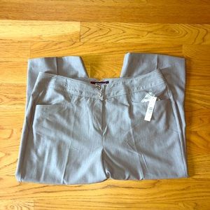 Sharagano Studio women’s Capri pants